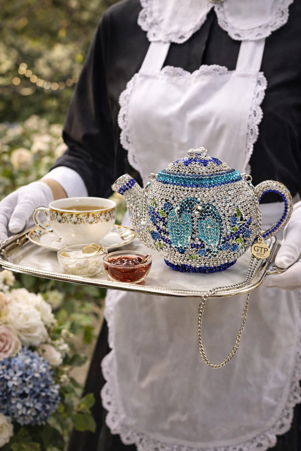 The Tea Rich™ Crystal Clutch